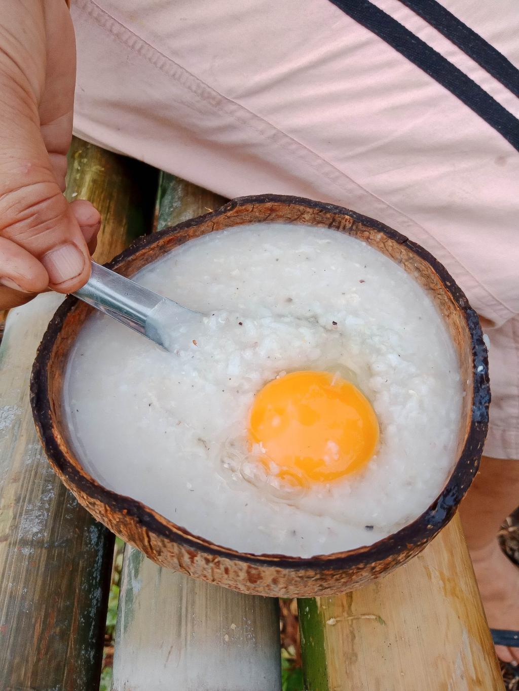 ข้าวต้มโจ๊กในพรก ใส่ไข่ยามเช้า อาหย่อยยยยย